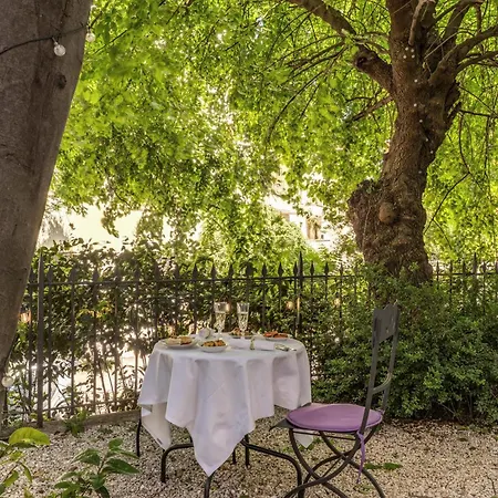 Mangili Garden רומא