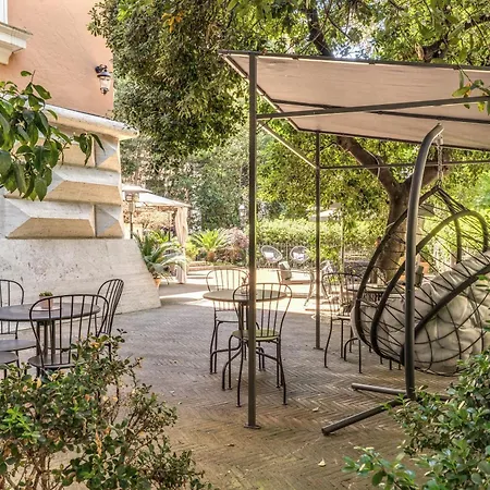 מלון Mangili Garden 3*