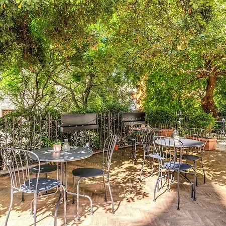 Mangili Garden Рим